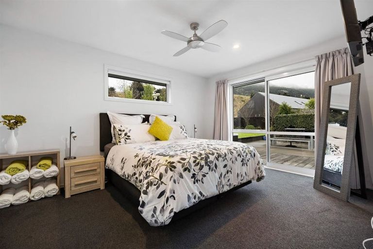 Photo of property in 43 Kingfisher Crescent, Albert Town, Wanaka, 9305