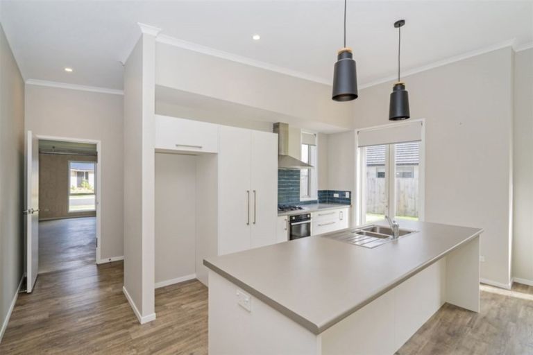 Photo of property in 28 Alf Simpson Drive, Whitianga, 3510