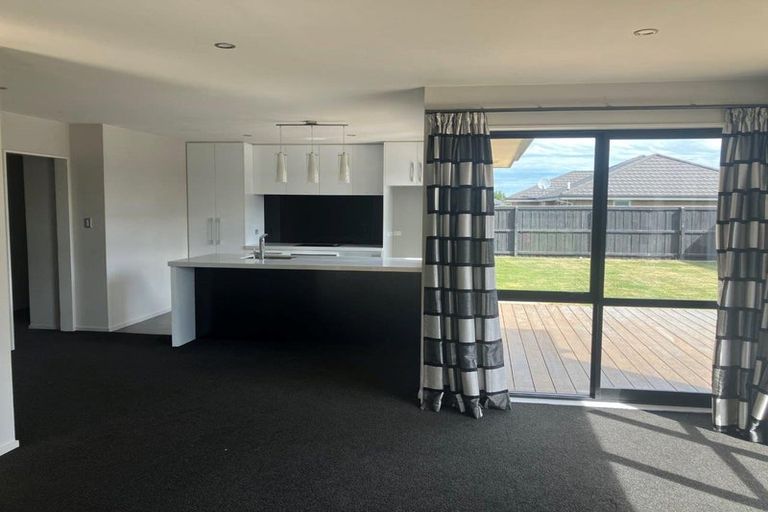 Photo of property in 5 Rossall Crescent, Rolleston, 7615