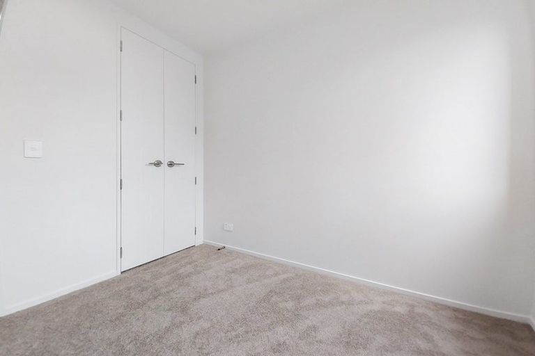 Photo of property in 29c Dawnhaven Drive, Te Atatu Peninsula, Auckland, 0610