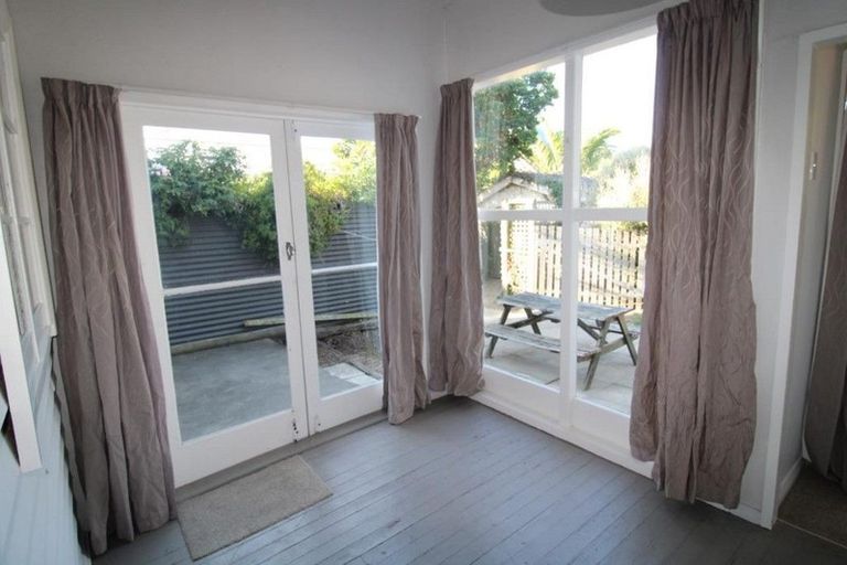 Photo of property in 44 Garreg Road, Bryndwr, Christchurch, 8052