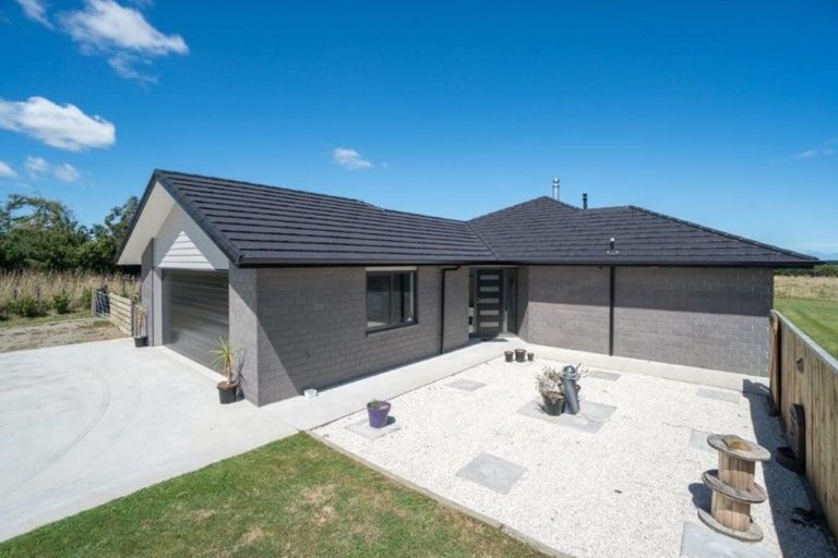 Photo of property in 272 Austin Road, Normanby, Hawera, 4673