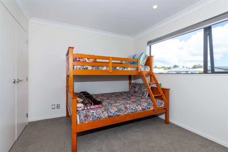 Photo of property in 23 Midhurst Avenue, Henderson, Auckland, 0612