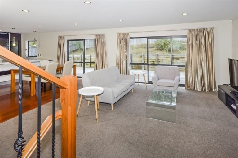 Photo of property in 99 Laurel Oak Drive, Schnapper Rock, Auckland, 0632