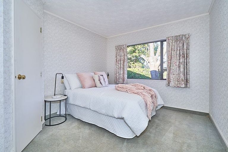 Photo of property in 1 Hyatt Grove, Greenmeadows, Napier, 4112