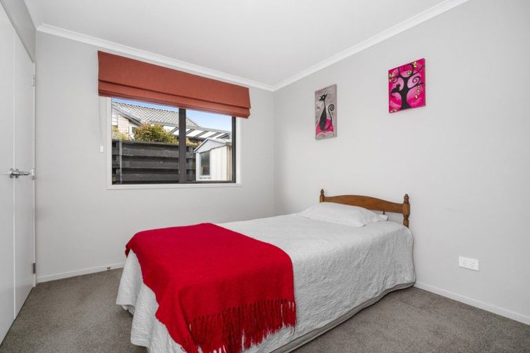 Photo of property in 2 Vista Close, Omokoroa, 3114