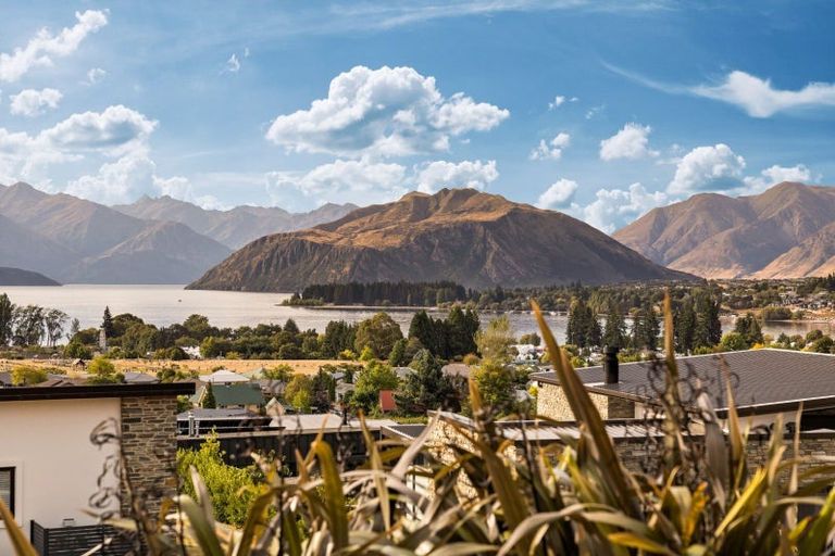 Photo of property in Meadowstone Alpha Series, 6 Petalite Lane, Wanaka, 9305