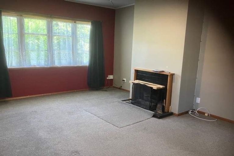 Photo of property in 110 Cambridge Terrace, Fairfield, Lower Hutt, 5011