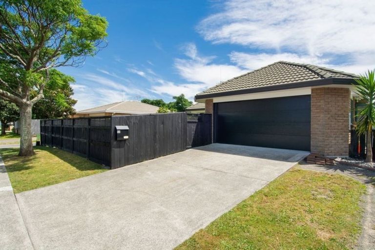 Photo of property in 52 Blake Boulevard, Papamoa Beach, Papamoa, 3118