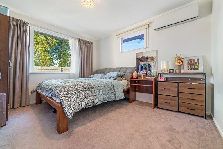 Photo of property in 27 Fairdene Avenue, Henderson, Auckland, 0610