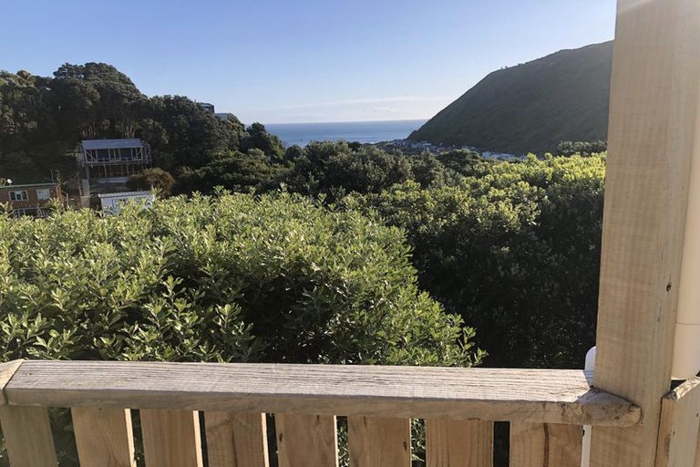 Photo of property in 1 Teme Way, Island Bay, Wellington, 6023