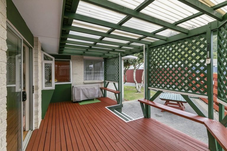 Photo of property in 23 Denver Grove, Totara Park, Upper Hutt, 5018