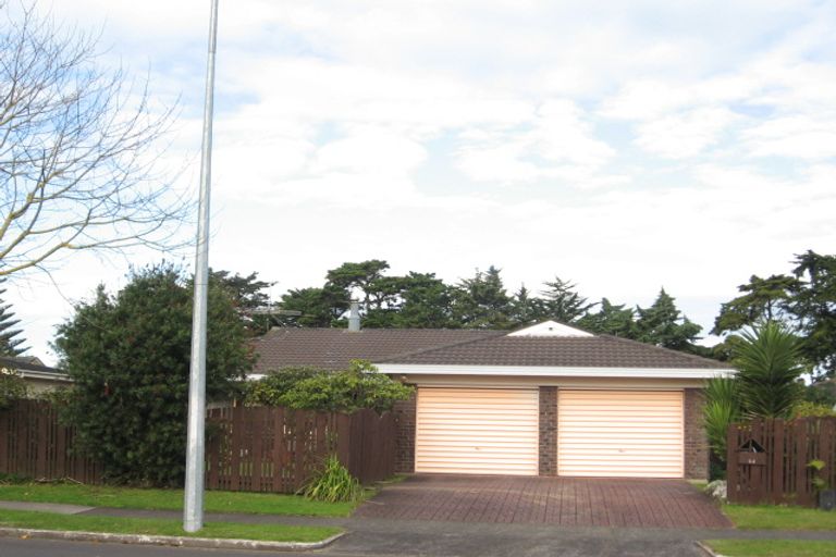 Photo of property in 82 Carnoustie Drive, Wattle Downs, Auckland, 2103