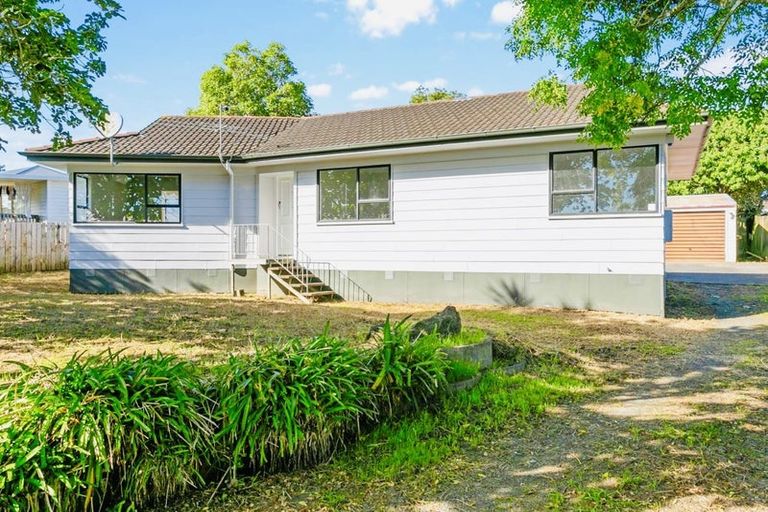 Photo of property in 6 Pureora Place, Clendon Park, Auckland, 2103