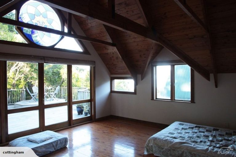 Photo of property in 122 Lone Kauri Road, Karekare, New Lynn, 0772