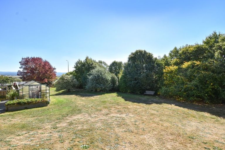 Photo of property in 76 Greenwich Street, Waihola, Milton, 9073
