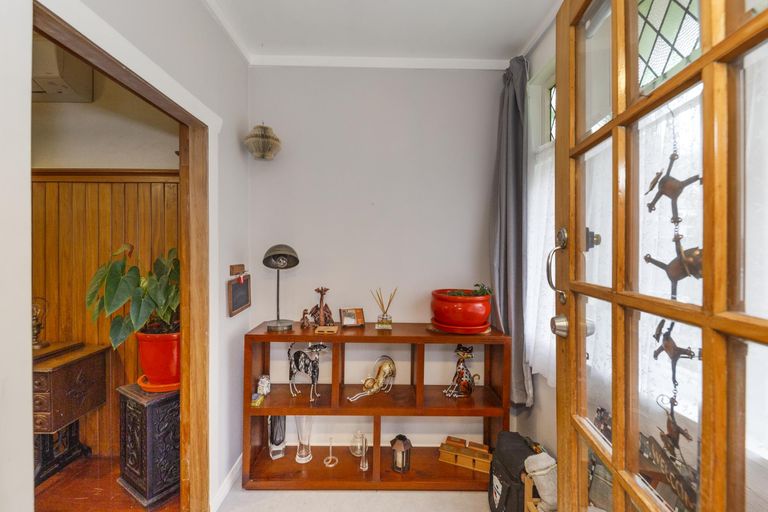 Photo of property in 28 Peppertree Glade, Kelvin Grove, Palmerston North, 4414