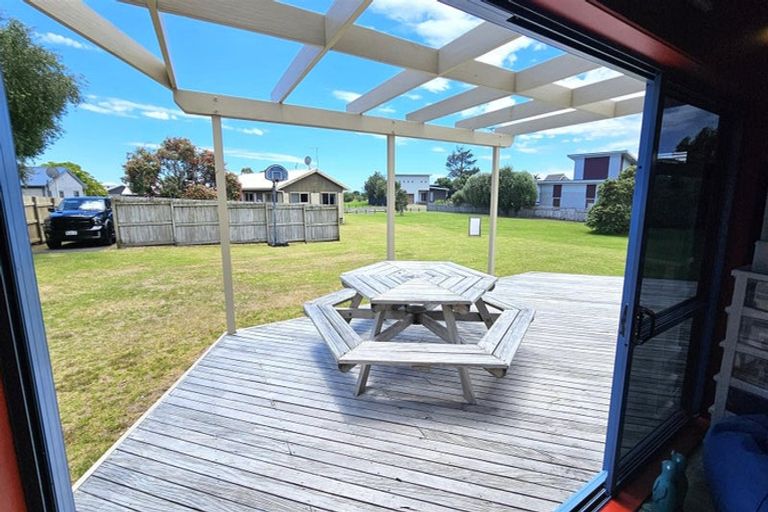 Photo of property in 135 Kowhai Avenue, Matarangi, Whitianga, 3592