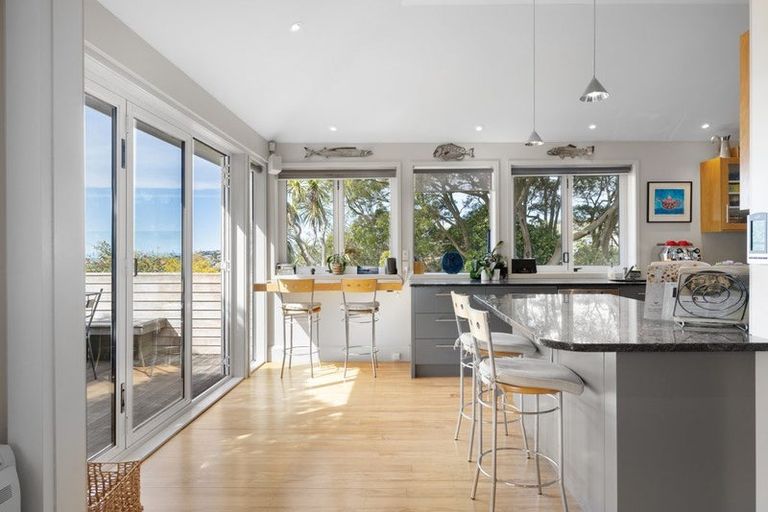 Photo of property in 151 Hackthorne Road, Cashmere, Christchurch, 8022