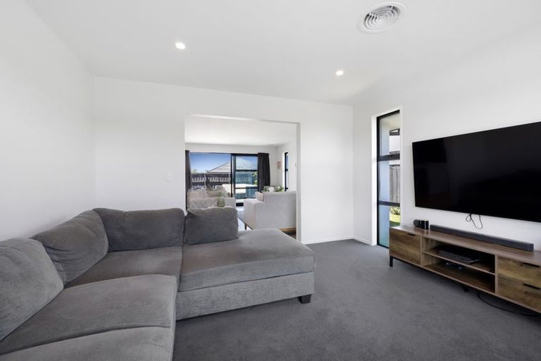 Photo of property in 100 Northmoor Boulevard, Rolleston, 7615