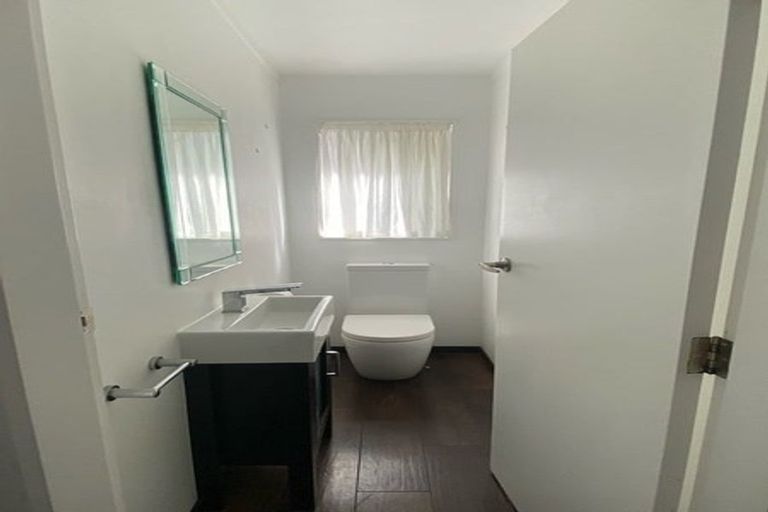 Photo of property in 15 Halswater Drive, Churton Park, Wellington, 6037