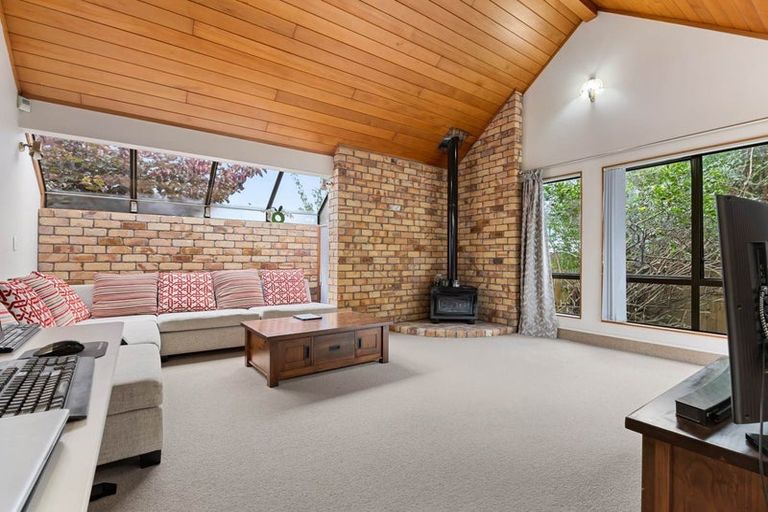 Photo of property in 1/5 Gulf Crest, Bucklands Beach, Auckland, 2012