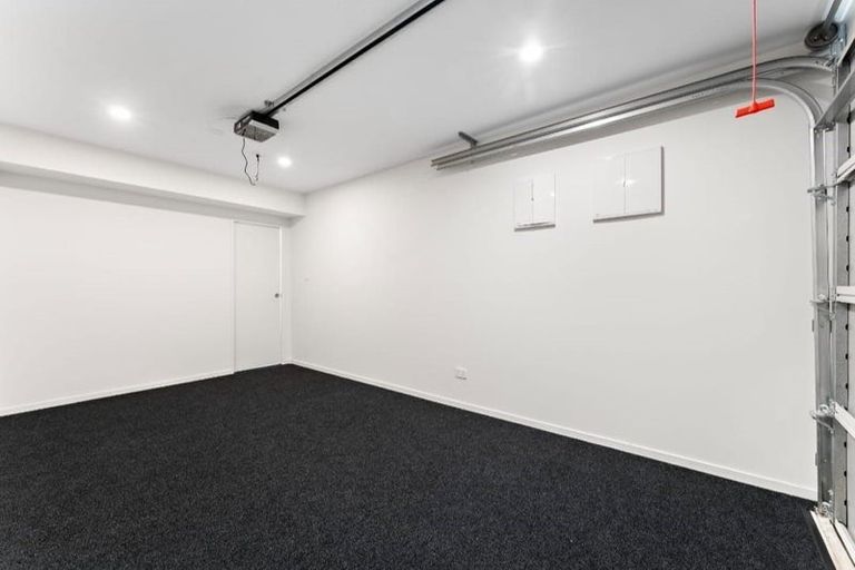 Photo of property in 172a Aviemore Drive, Highland Park, Auckland, 2010