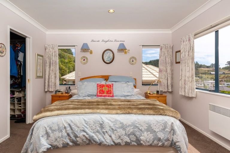 Photo of property in 10 Huxley Grove, Churton Park, Wellington, 6037