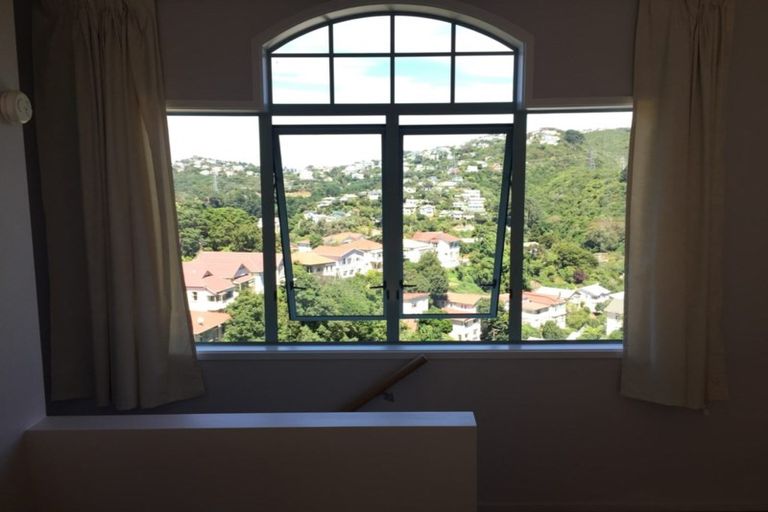 Photo of property in 7/93a Kelburn Parade, Kelburn, Wellington, 6012