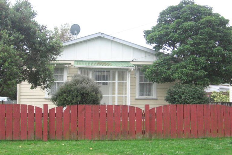 Photo of property in 27 Elizabeth Street, Moera, Lower Hutt, 5010