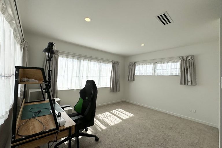 Photo of property in 36 Greenfinch Road, Hobsonville, Auckland, 0616