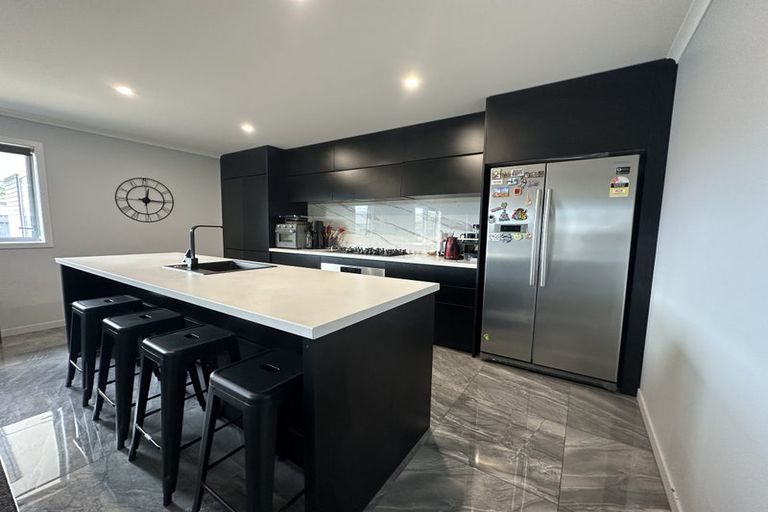 Photo of property in 190 Pacific Drive, Fitzherbert, Palmerston North, 4410