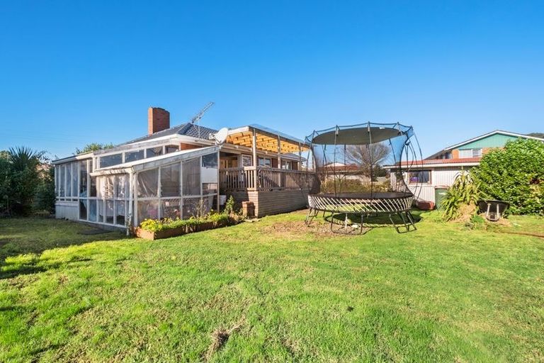 Photo of property in 63 Edgewater Drive, Pakuranga, Auckland, 2010