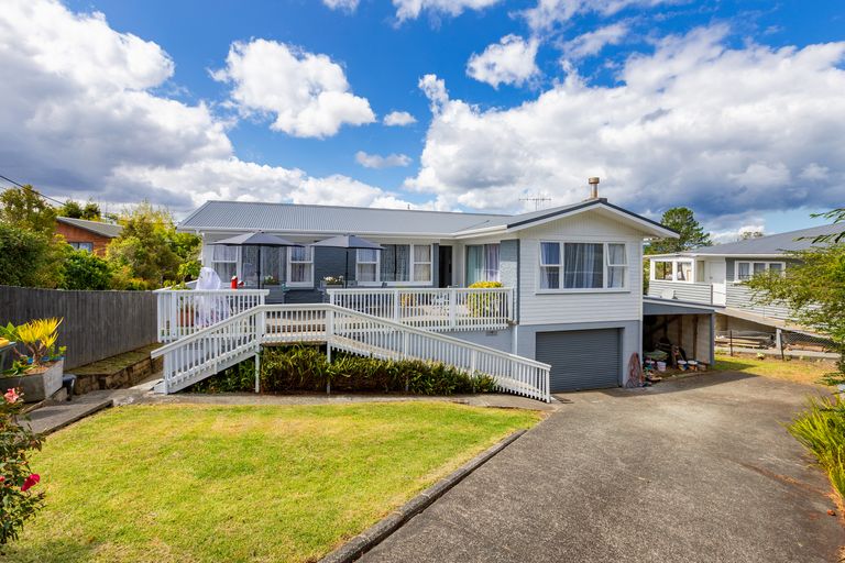 Photo of property in 52 Rodney Street, Wellsford, 0900