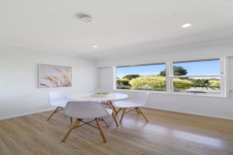 Photo of property in 141 Gossamer Drive, Pakuranga Heights, Auckland, 2010