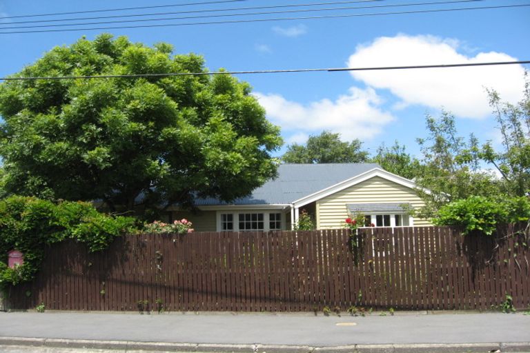 Photo of property in 19 Reeves Road, Opawa, Christchurch, 8023