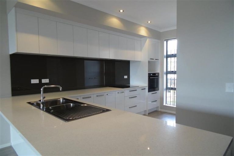 Photo of property in 14 Waiarohia Place, Hobsonville, Auckland, 0616