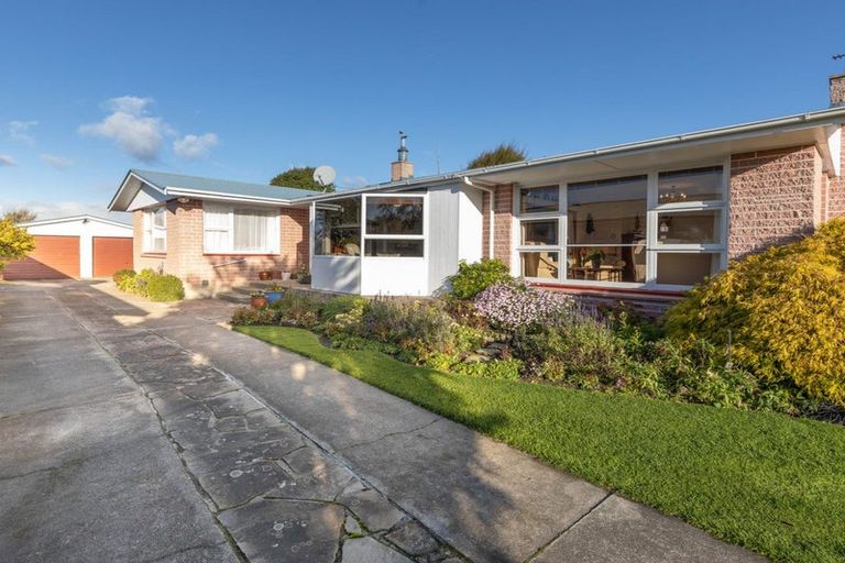Photo of property in 12 Penwood Street, Russley, Christchurch, 8042