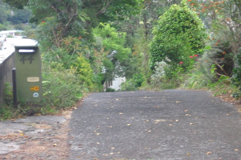 Photo of property in 44 Valley View Road, Glenfield, Auckland, 0629