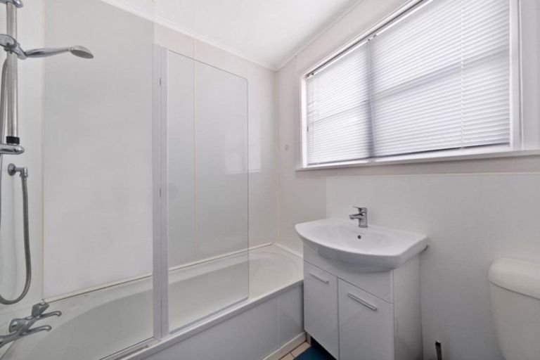 Photo of property in 2/45 Dickson Crescent, Hornby, Christchurch, 8042