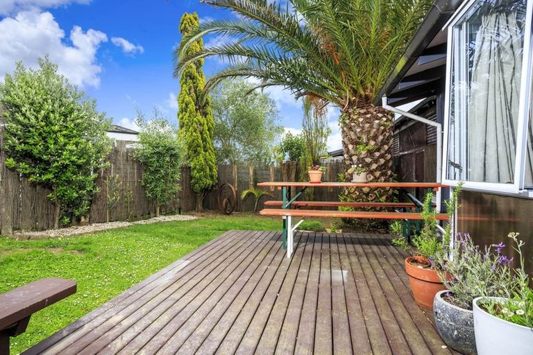 Photo of property in 5/6 Bond Crescent, Forrest Hill, Auckland, 0620