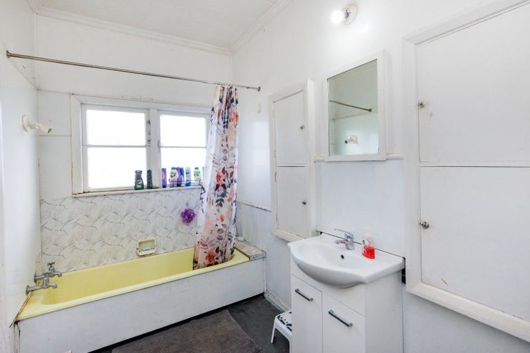 Photo of property in 17 Raumai Road, Bulls, 4894