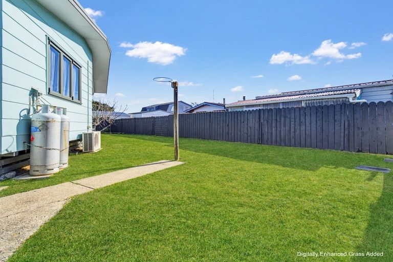 Photo of property in 10 Alpha Avenue, Coastlands, Whakatane, 3120