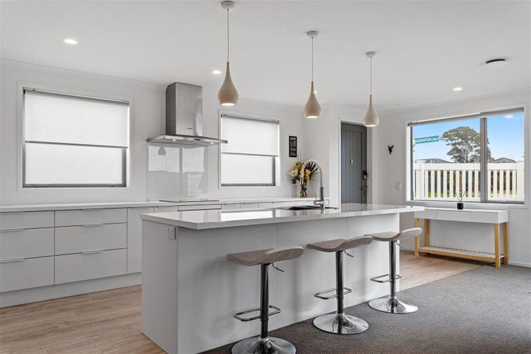 Photo of property in 50 Welsford Street, Woodend, 7610