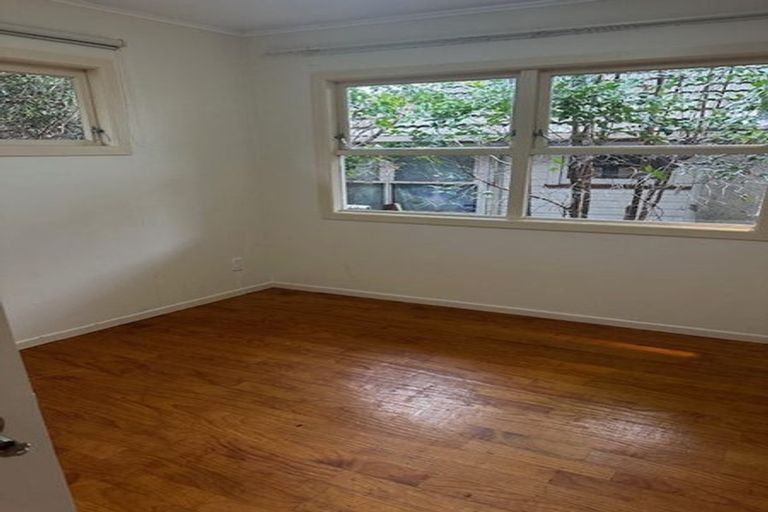 Photo of property in 188 Lake Road, Northcote, Auckland, 0627