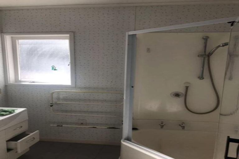 Photo of property in 69 Rosedale Road, Pinehill, Auckland, 0632