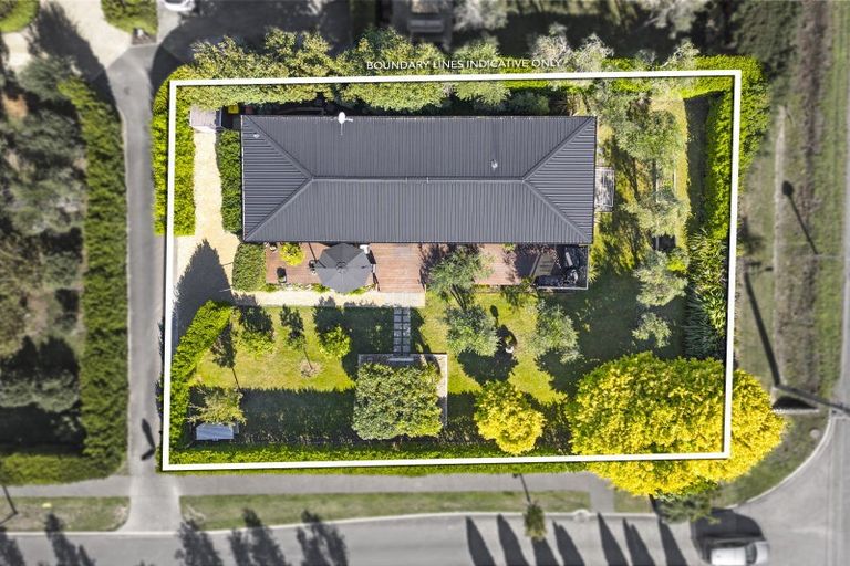 Photo of property in 2 Burgundy Drive, Martinborough, 5711