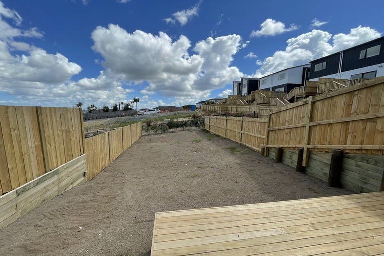 Photo of property in 3b Putiputi Way, Papakura, 2110