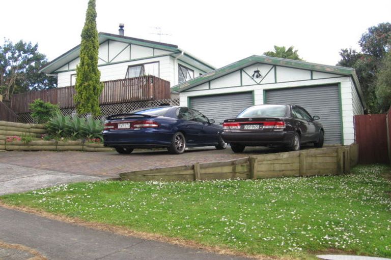 Photo of property in 12 Lendenfeld Drive, Papatoetoe, Auckland, 2025