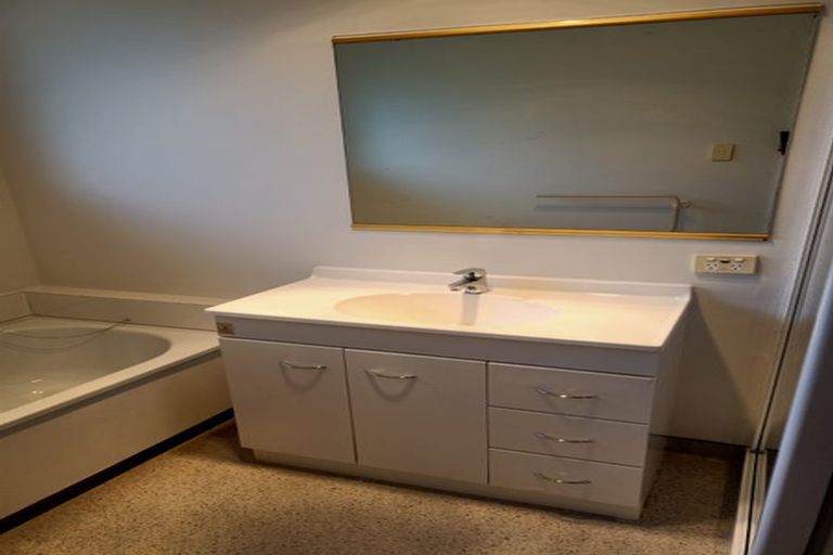 Photo of property in 1/39 Waimairi Road, Upper Riccarton, Christchurch, 8041